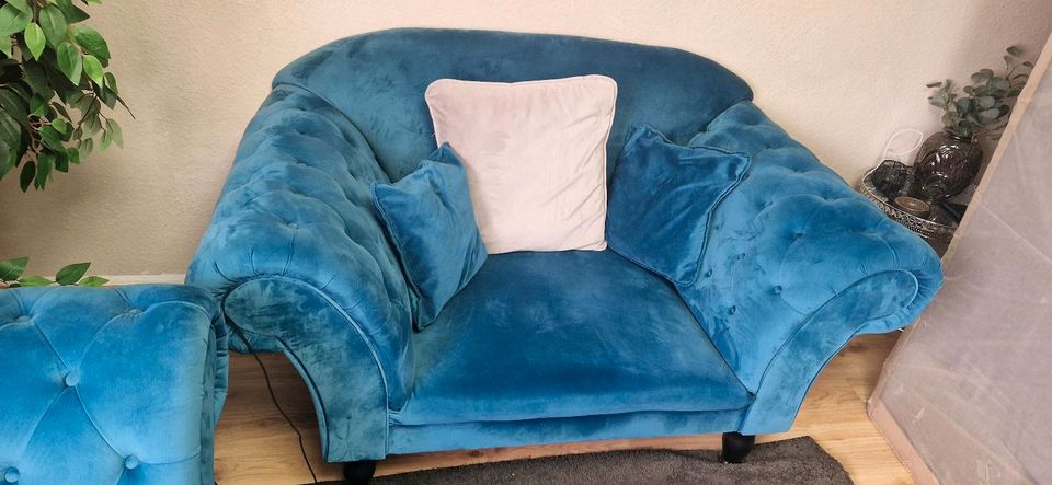Wunderschöne 3er Couch + 1er Sofa im klassischen Stil Petrolblau in Solingen