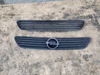 Orginal Opel Astra G Kühlergrill Frontgrill 90588120 Nordrhein-Westfalen - Drolshagen Vorschau