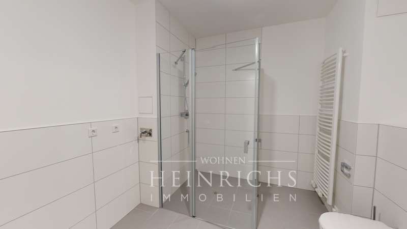 HEINRICHS: helle & moderne 2-Zimmerwohnung im 1. OG beim Steincenter in Freising mit Balkon in Freising