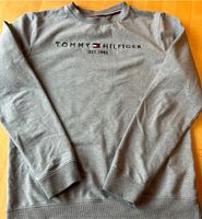 Pulli grau Gr. 176 Tommy Hilfiger sehr guter Zustand Nordrhein-Westfalen - Brakel Vorschau