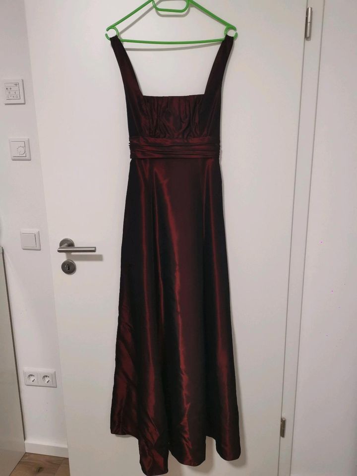 Abendkleid lang bordeaux Größe S in Egling a.d. Paar