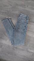 Zara Highwaist Jeans XS/34 Neu Brandenburg - Oranienburg Vorschau