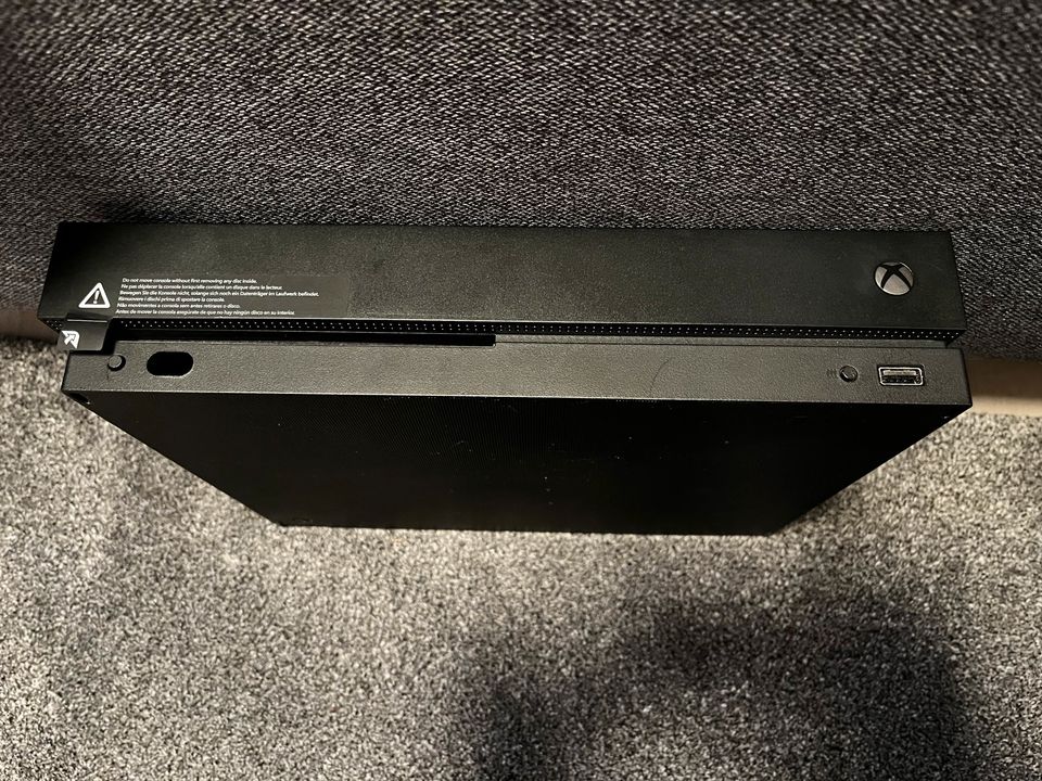 Xbox One X 1TB in Leverkusen