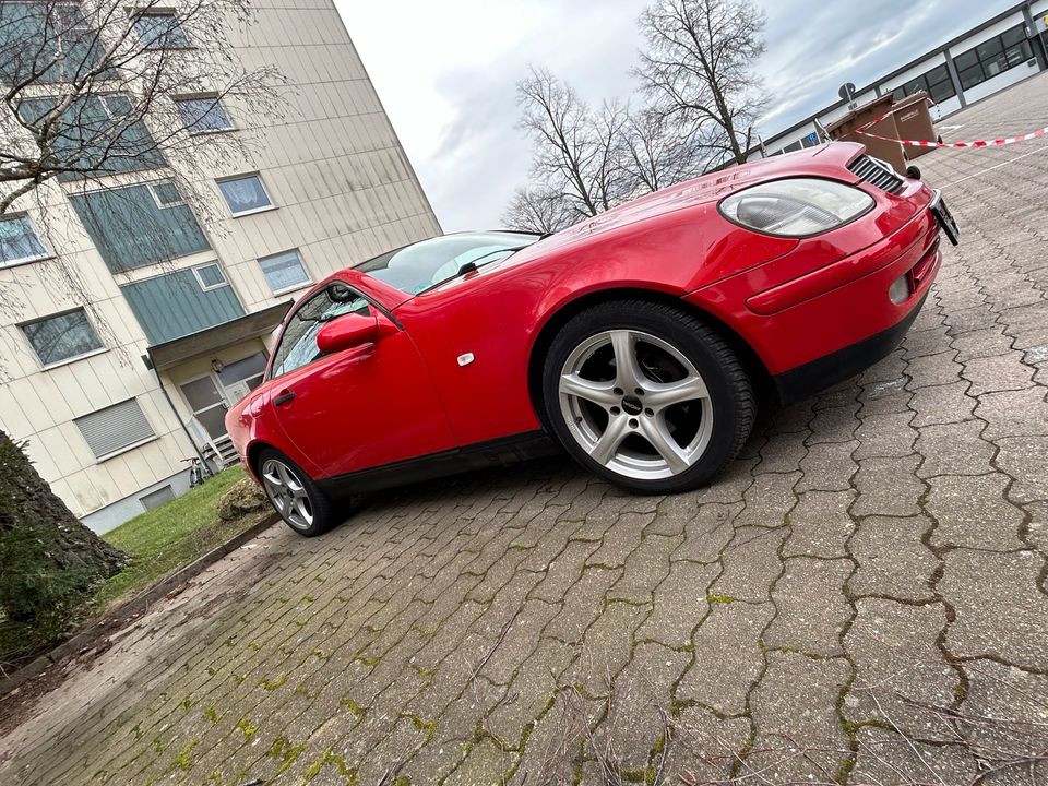 Mercedes SLK200 in Hallstadt