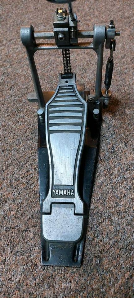 YAMAHA Single Pedal / Schlagzeug Fußmaschine Doppelkette in Kiel