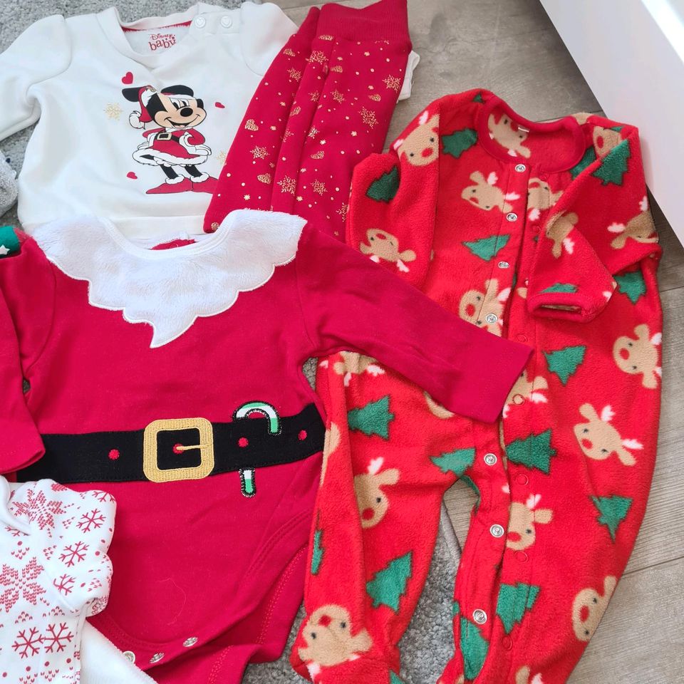 Baby Mädchen Weihnachten Kleidungspaket Gr. 62 - WIE NEU! in Rossau (Sachsen)