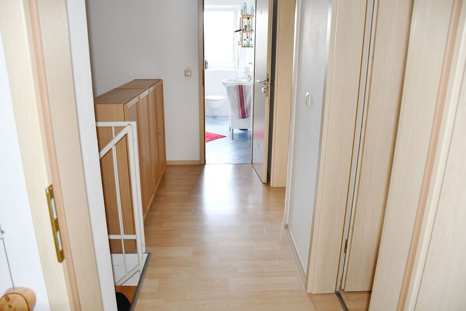 **RESERVIERT** Attraktive Maisonettewohnung mit Balkon und Pkw-Stellplatz in Griesheim