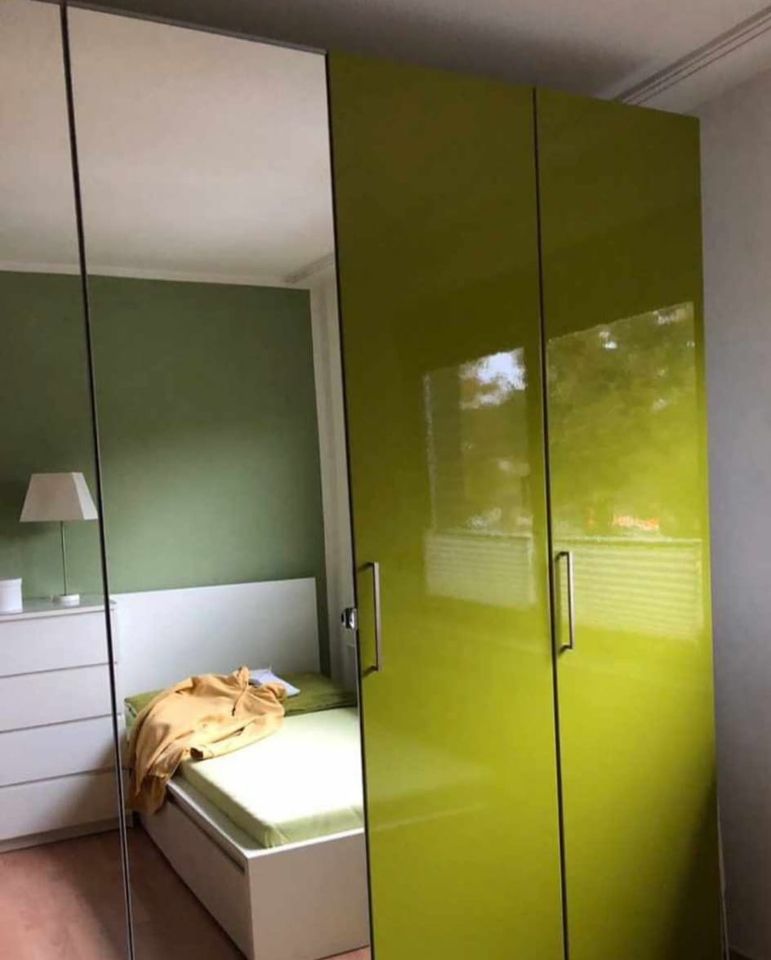 Ikea pax Kleiderschrank Türen grün in Mülheim (Ruhr)