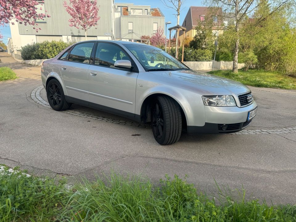 Audi A4 2.0 Benzin TÜV noch 20 Monate in Ludwigsburg