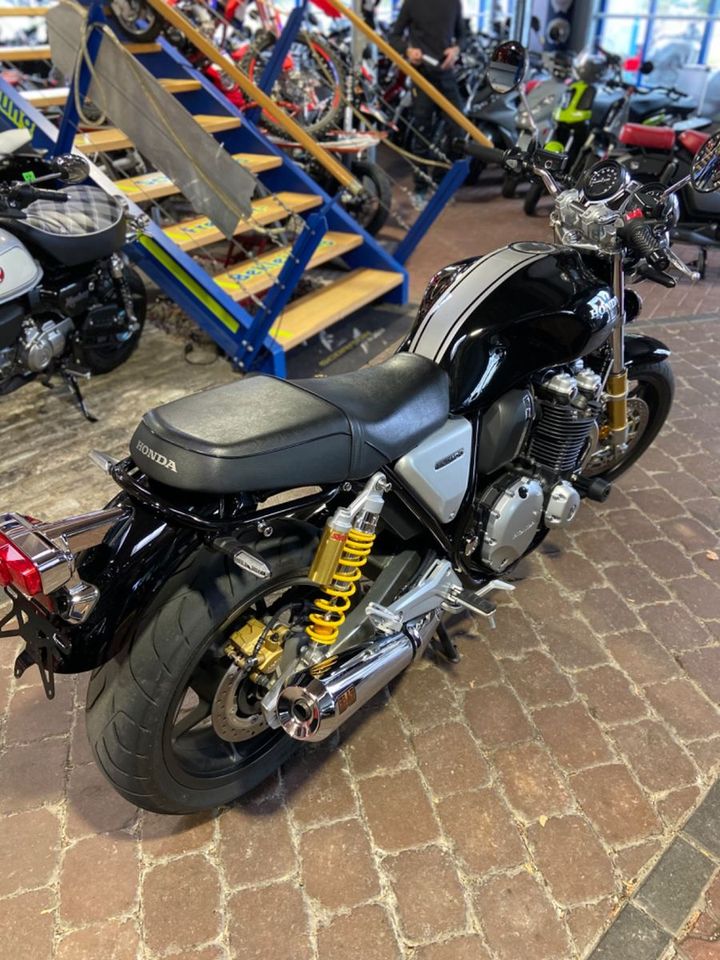 Honda CB1100NA CB1100RS (SC78) in Ammern