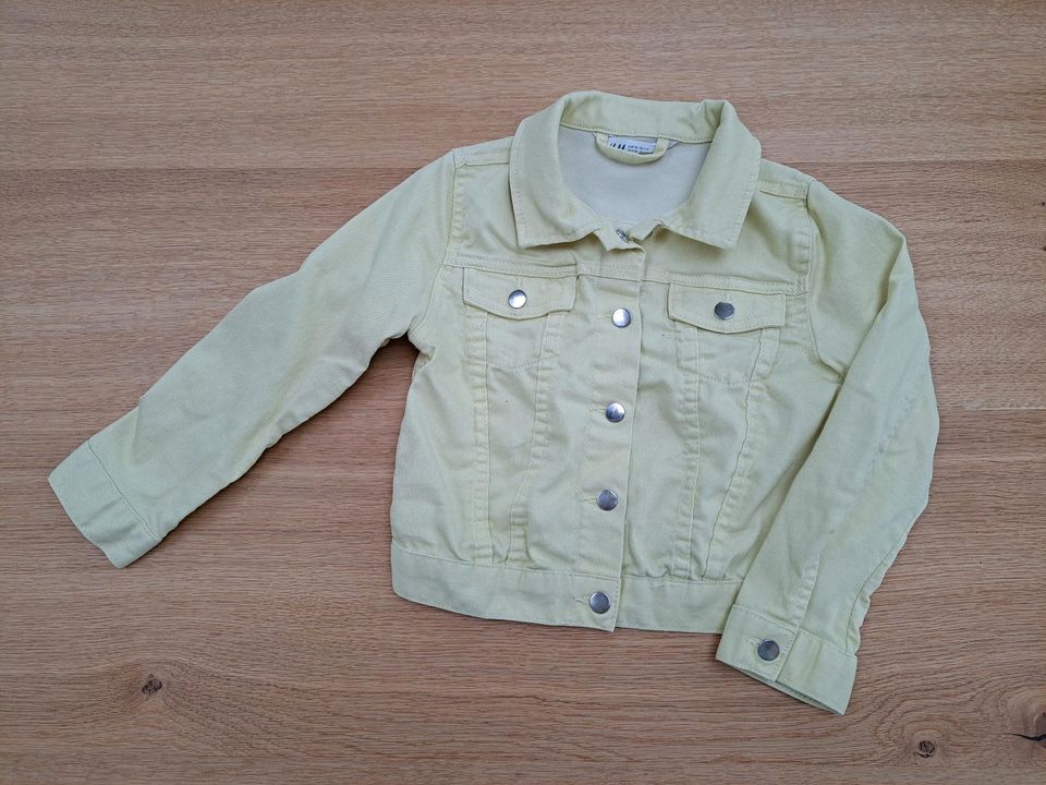 Gelbe Jeansjacke Gr 110 H&M *wie neu* in Rastede