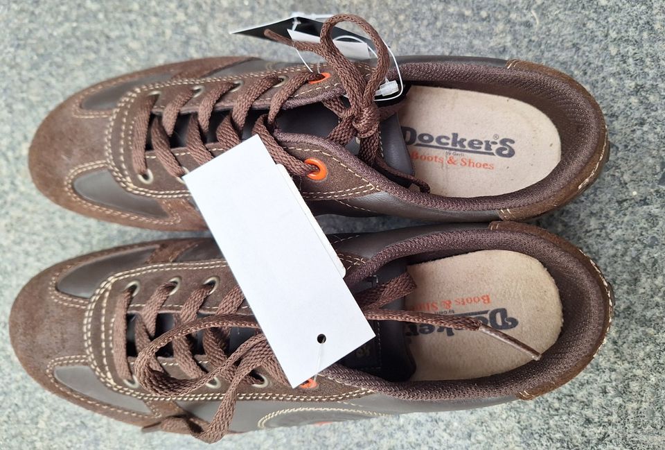 Dockers Sneaker Schnürschuhe Gr. 38 neu mit Etikett braun in Berlin