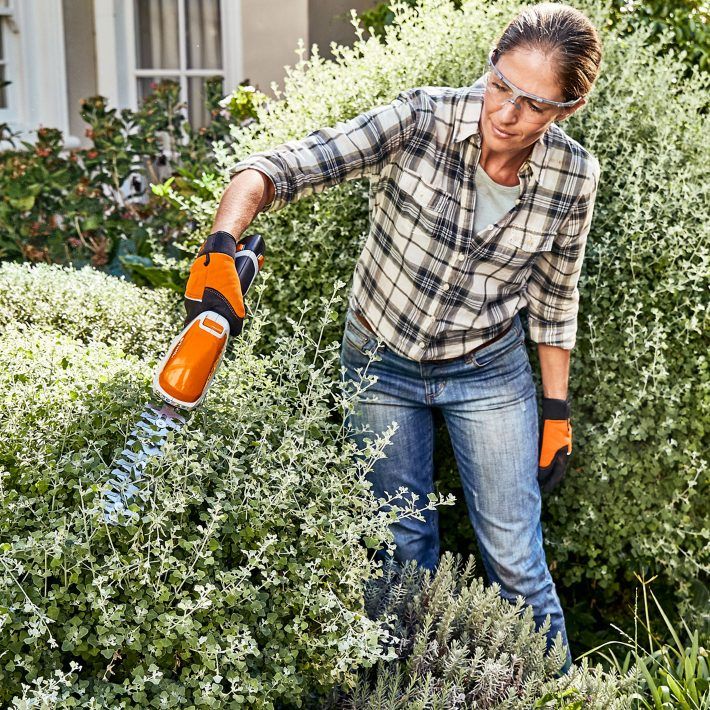 STIHL AKKU-STRAUCHSCHERE HSA 26 IM SET MIT AS 2 + AL 1 HA03011350 in Oldenburg