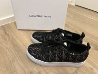 Calvin Klein Schuhe Sneaker Stoffschuhe schwarz/weiß Gr.40 Neuwe. Nordrhein-Westfalen - Hennef (Sieg) Vorschau