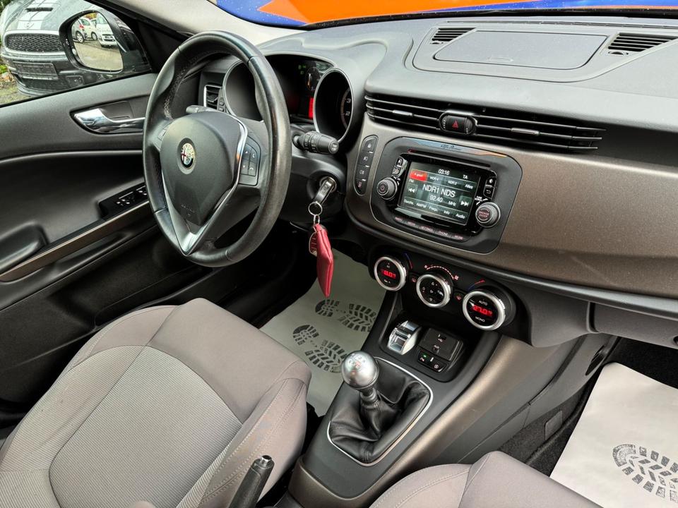 Alfa Romeo Giulietta Turismo*1.HAND*XENON*ALU*KLIMATR*TEMP* in Ahlen