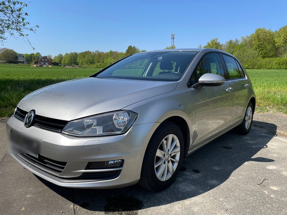 Volkswagen Golf 7 VII 1.4 TSI 90kW Comfortline Scheckheftgepflegt in Bredenbek (bei Rendsburg)