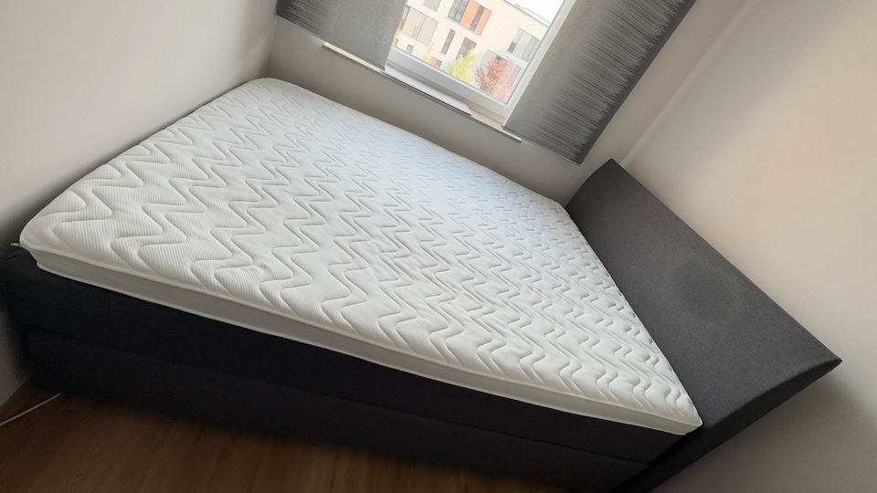 Boxspringbett 160*200 mit Topper in Düsseldorf