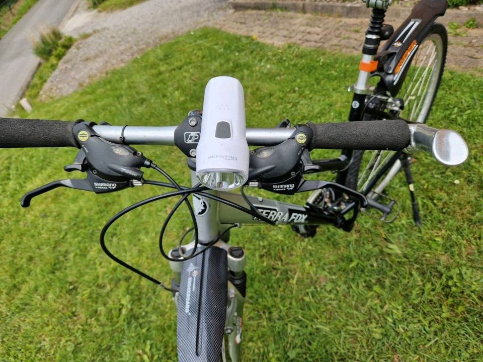 Terra Fox Fahrrad 28" 21er-Gang Schaltung in Schieder-Schwalenberg