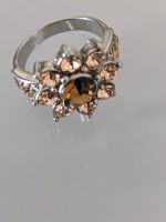 Modeschmuck Ring in Blütenform mit braunen Steinen Größe 56 neu Berlin - Marienfelde Vorschau
