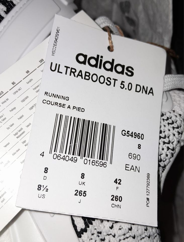 Adidas ultaboost 5.0 Zebra+Neu+OVP+Gr. 42+Etikett+Gratis Versand! in Berlin