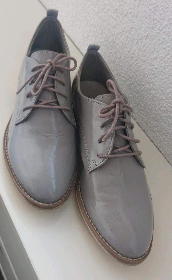 wie NEU S. Oliver Schuhe Loafer  Gr. 37 Lackschuhe grau in Haiger