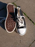 Chucks Turnschuhe Sneaker Gr 35 Nordrhein-Westfalen - Brühl Vorschau