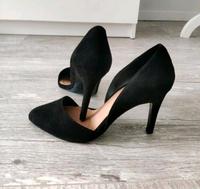 Stradivarius Damenschuhe Pumps 37 samtig neuwertig Hessen - Neu-Isenburg Vorschau