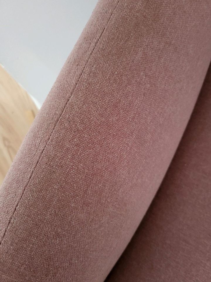 Sofa rosé mit Liegefunktion in Aachen