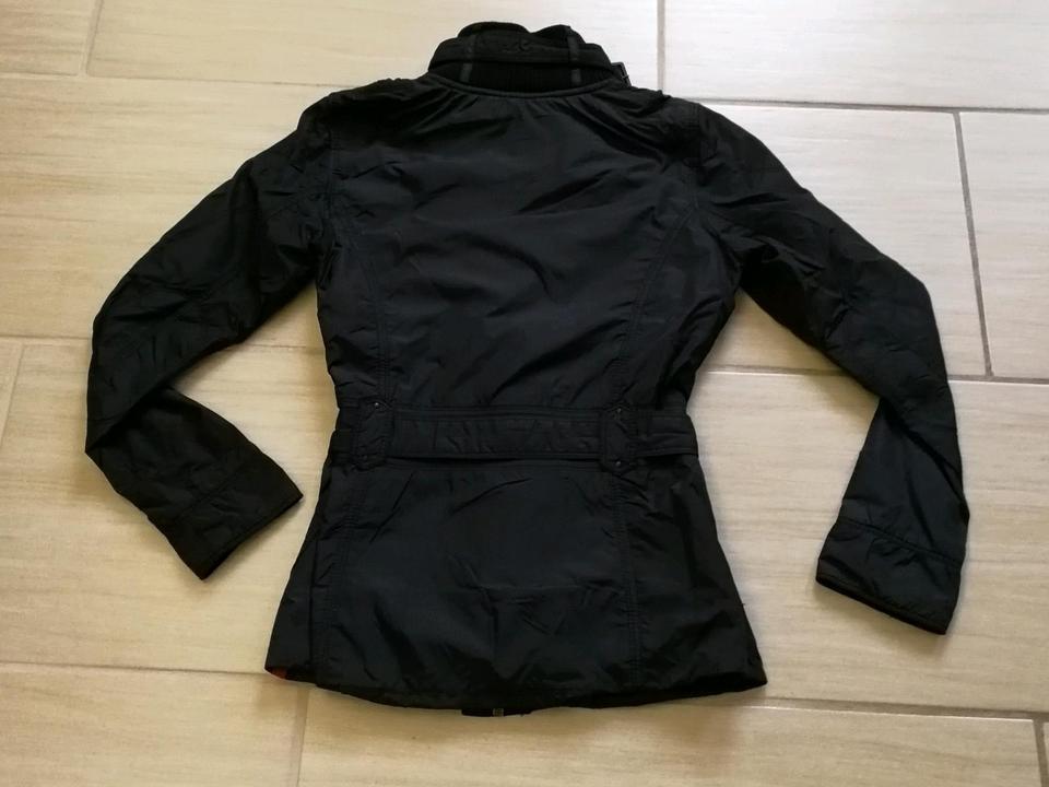 Regenjacke Esprit Gr. XS tailliert Trenchcoat Jacke Mantel in Coburg