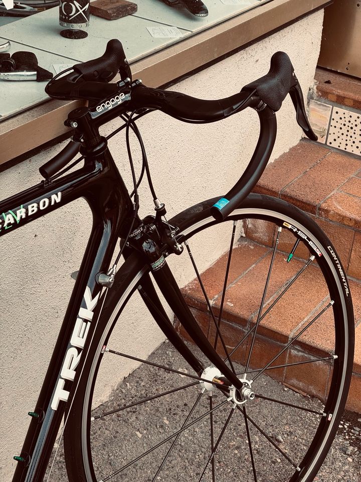 Trek 5200 OCLV Rennrad Mieten Campagnolo Gruppe R-Sys Laufradsatz in Sulzburg