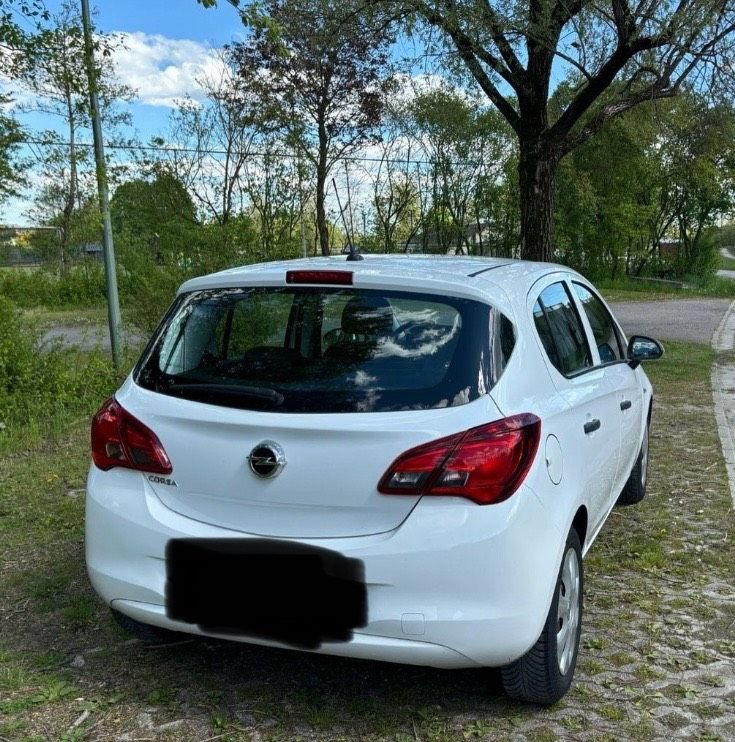 Opel Corsa in Halle