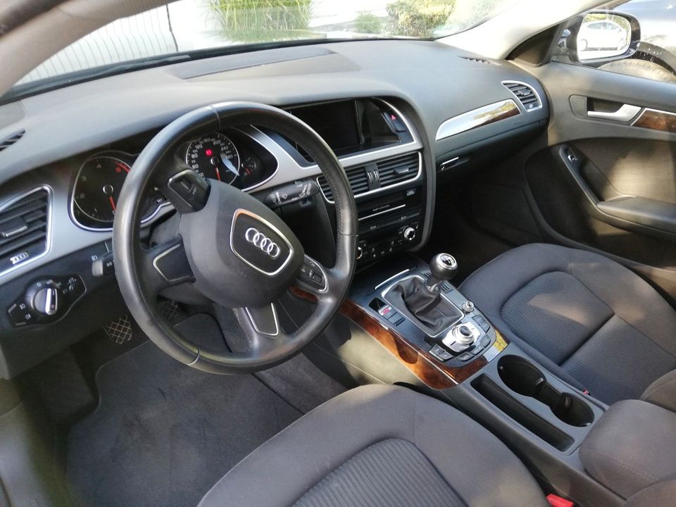 Audi A4 2.0 TDI  Attraction Avant in Eching (Kr Freising)