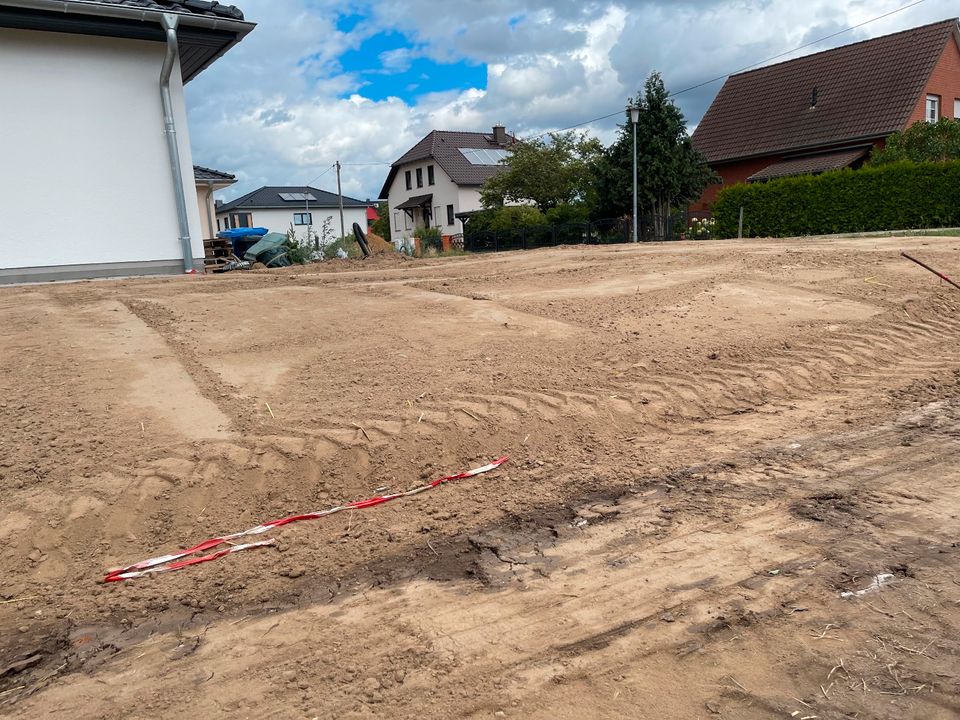 Erdarbeiten,Schachtarbeiten,Bagger,Grundstück,Garten,Neubau in Beilrode