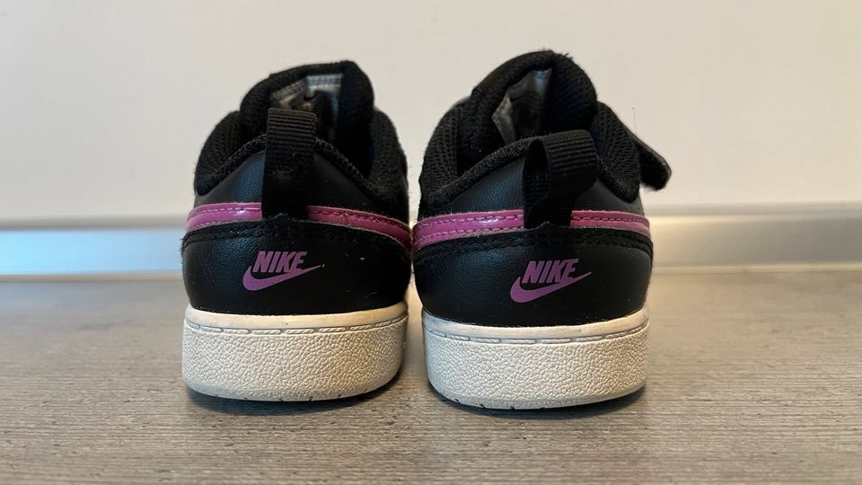 Nike Sneaker Kinder Gr 25 in Kempen