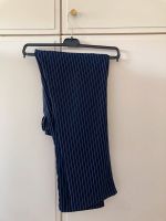 Klassische blaue Hose mit weißen Streifen von Jennyfer in Gr. 38 Östliche Vorstadt - Fesenfeld Vorschau