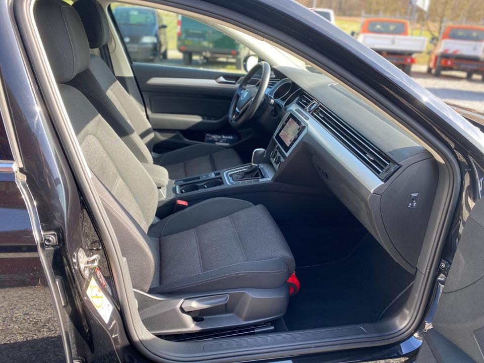 Volkswagen Passat Variant 2.0TDI DSG*Kamera*ACC*LED*19%MwSt. in Oberderdingen
