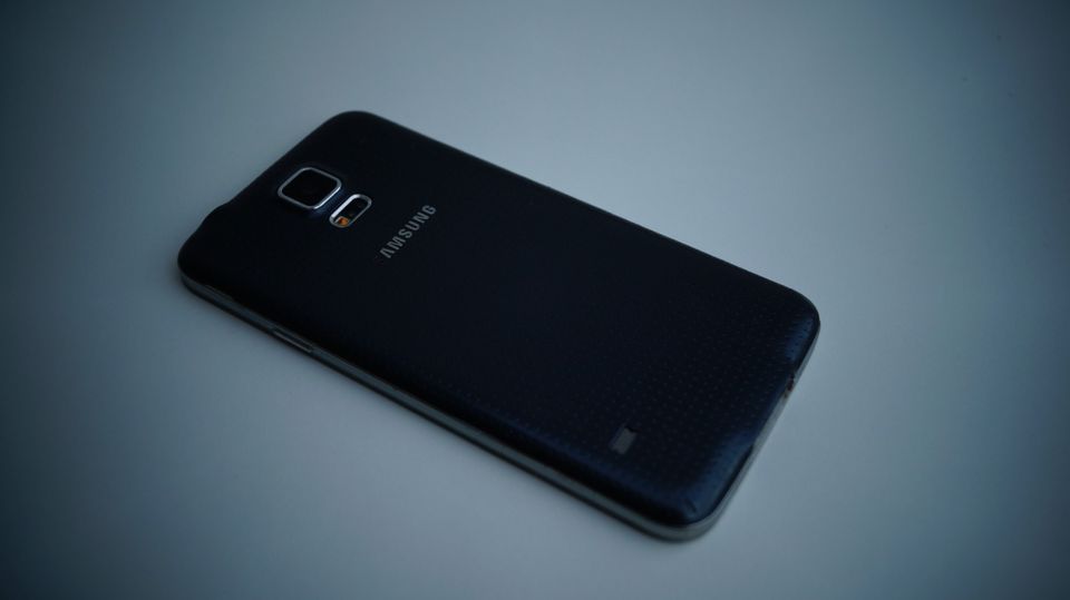 Samsung Galaxy S5 inkl. Hülle in Bietigheim-Bissingen