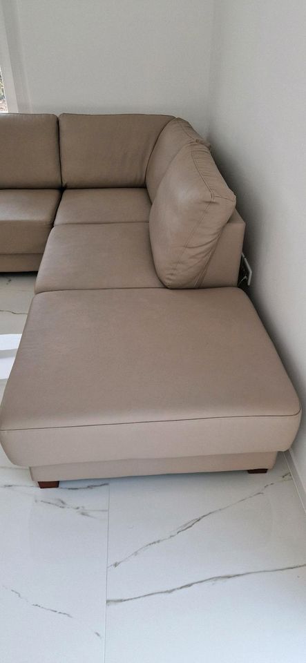 Schöne gemütliche Eckcouch in Taupe. Diese Woche zum mitnehmen!! in Wiesbaden