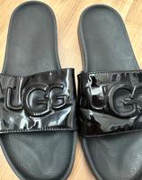 UGG Damen Slipper - Schwarze Lack-Pantolette in Größe 40 Baden-Württemberg - Hockenheim Vorschau