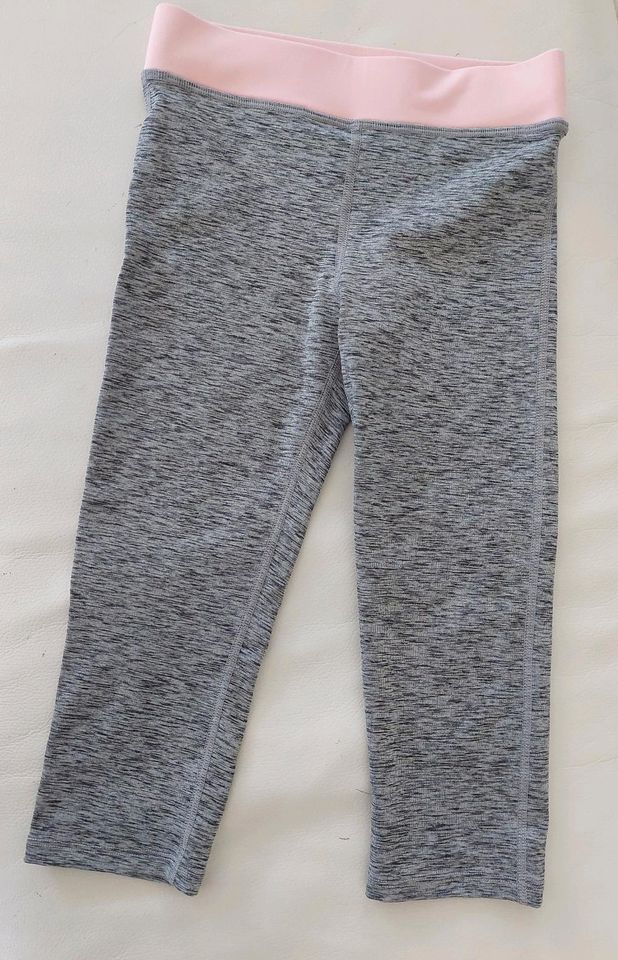 H&M Sport Hose 122/128 in Reutlingen