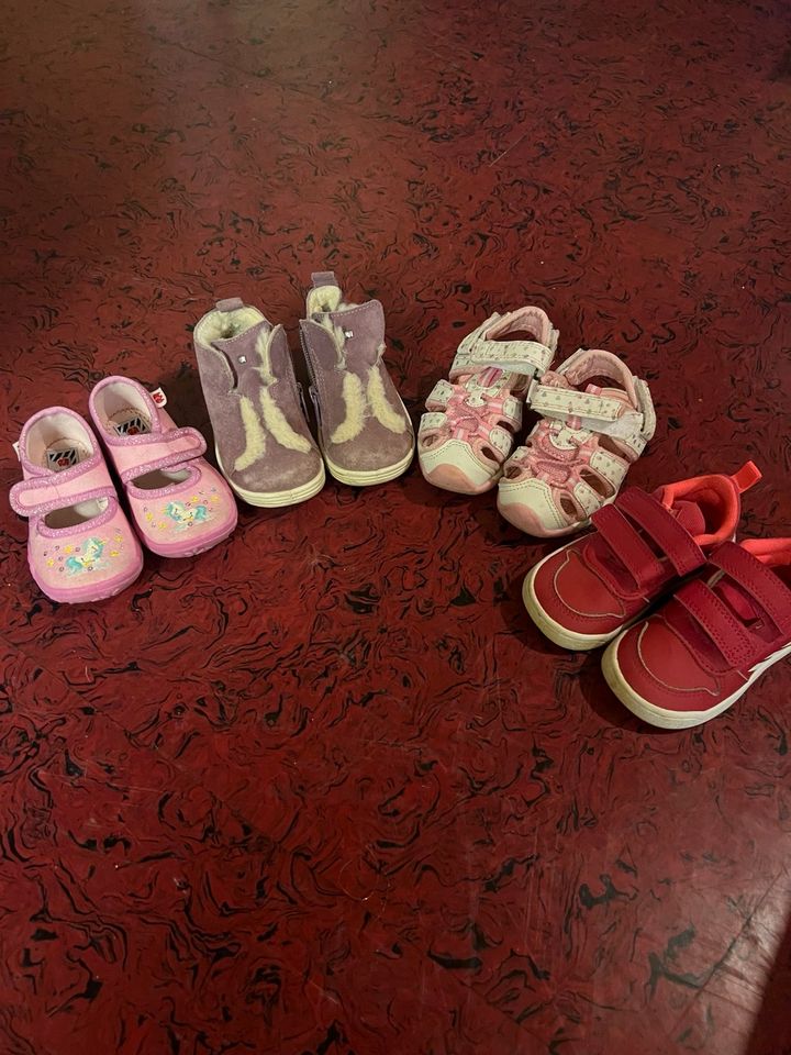 Baby Schuhe verschiedene Größen in Pulheim