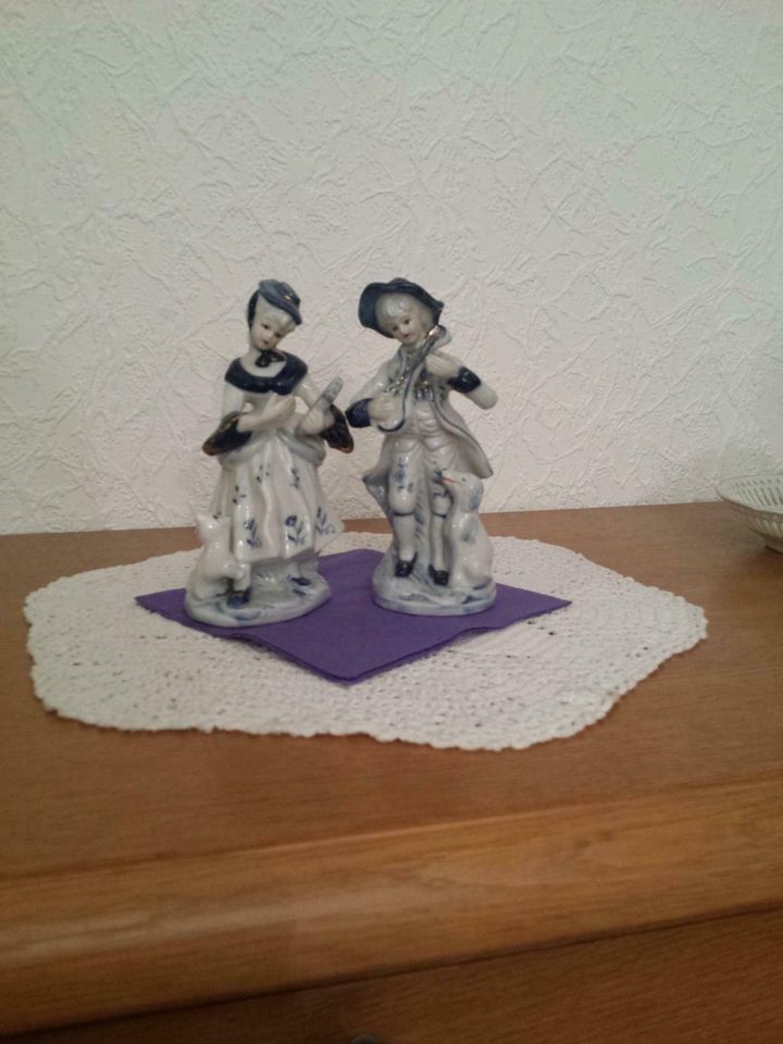 2 Porzellanfiguren, Musikantenpaar in Wemding