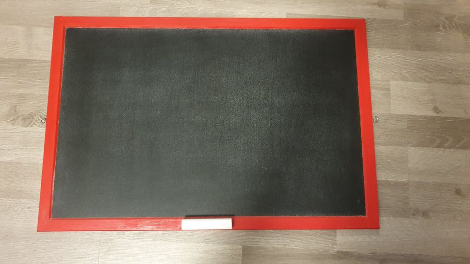 KREIDETAFEL - 60x40cm + Kreide 2st - Rot in Garmisch-Partenkirchen