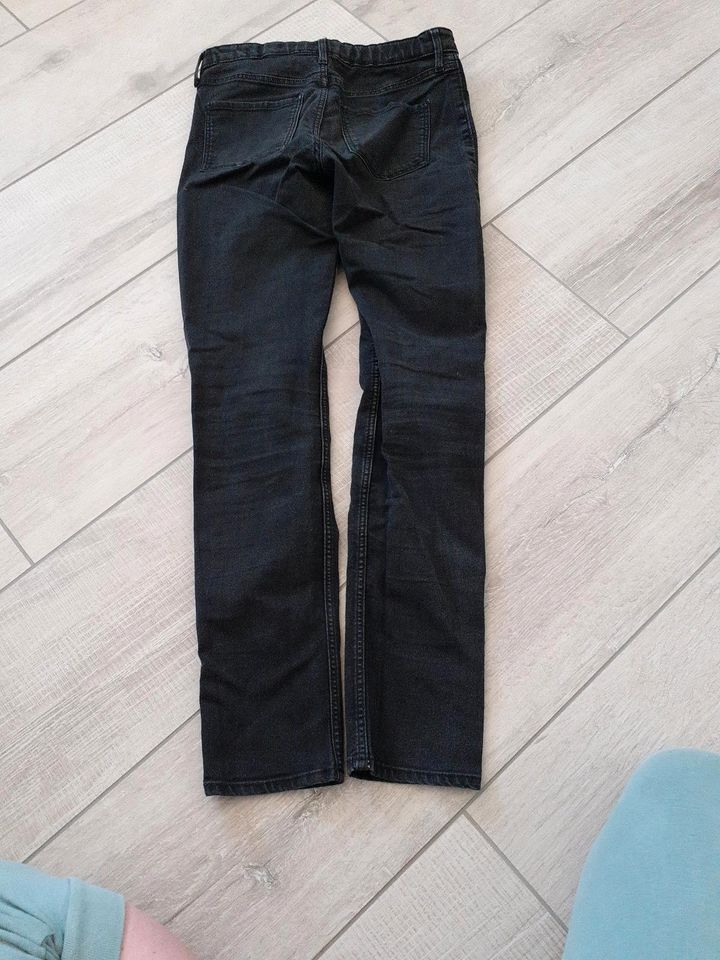 4 Jeans von h&m Gr. 146 skinny in Offenau