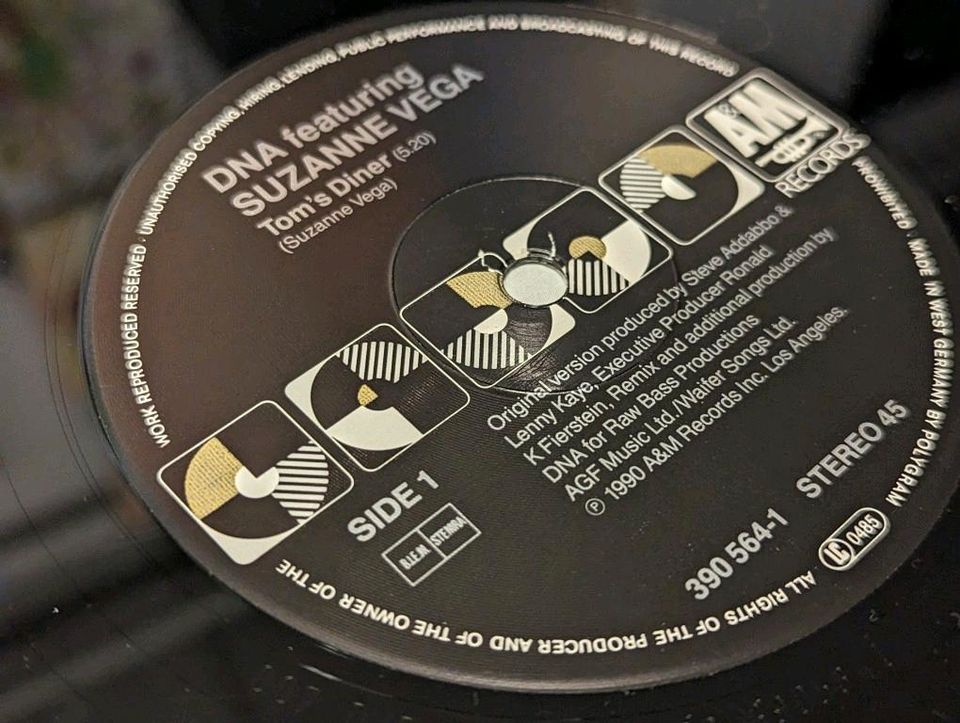 Vinyl Maxi DNA feat. Suzanne Vega - Tom's Diner in Haar