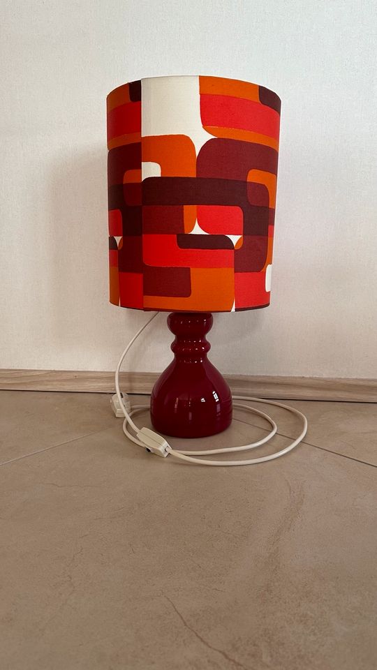 Rote Tischlampe 70er Jahre Vintage in Strehla