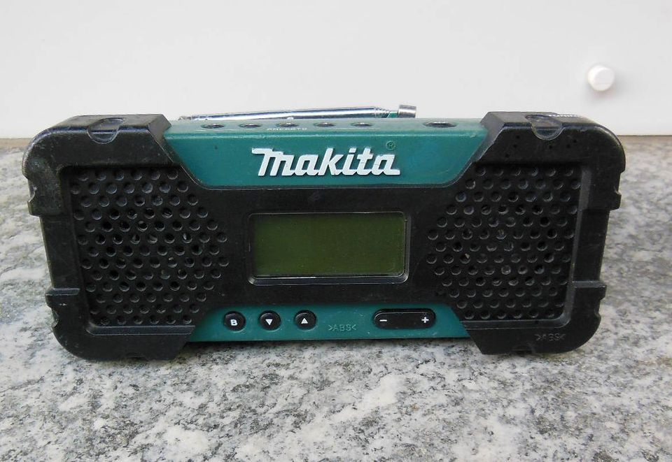 Makita MR051 Baustellenradio in Bonn