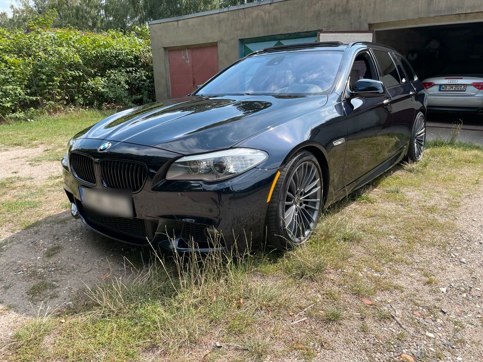 BMW 525 d M 3,0 HUD, Standhzg, Keyless, Pano... Voll in Lutherstadt Wittenberg