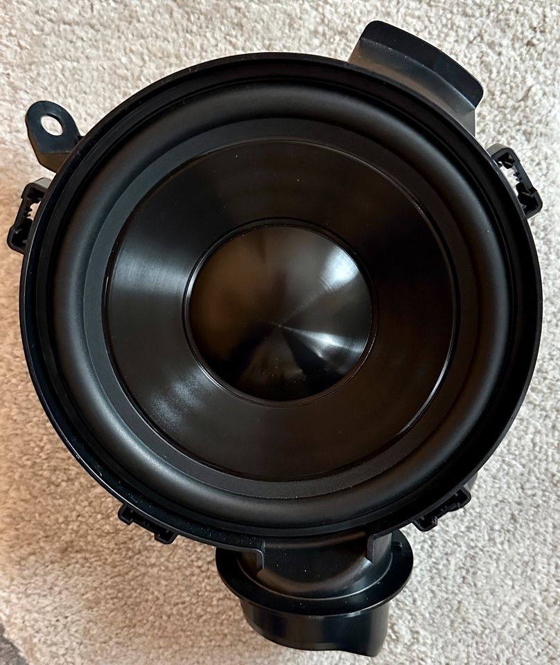 Audi A3 8Y Limo Subwoofer in Barby