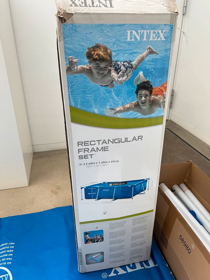 Intex Pool Set 2,60 x 1,60 komplett mit sämtlichem Zubehör in Aßlar